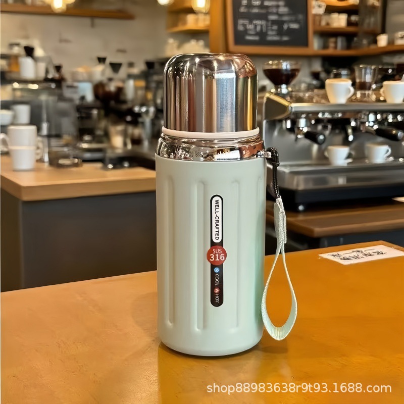 New Roman 316 stainless steel tea brewing insulated cup with lid, high-end tea and water separation handle, large-capacity gift cup Application Scenario