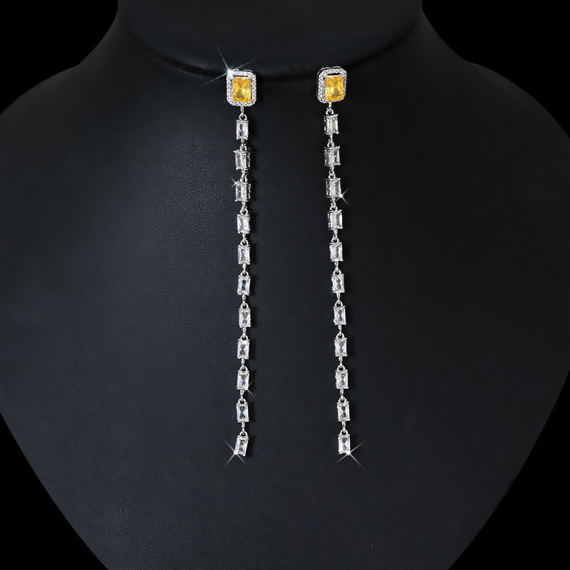 Daily commuting square tassel zircon earrings, the same style of stylish earrings for female best friends, new trendy earrings for women wholesale details Picture