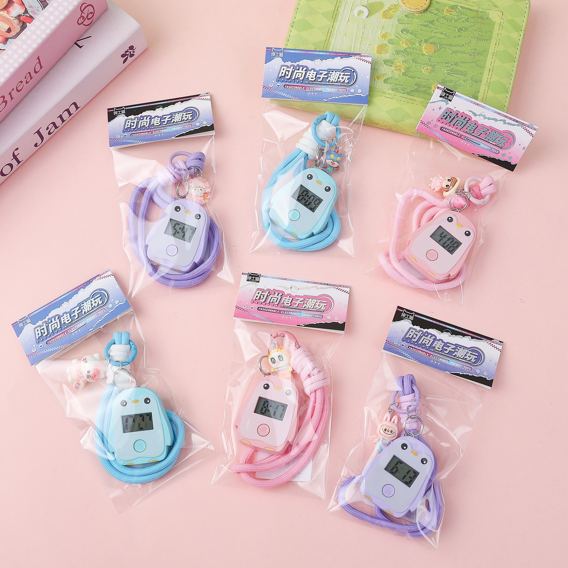 企鹅形挂表简约迷你电子表学习上班小挂表便携小巧考试卡通怀表