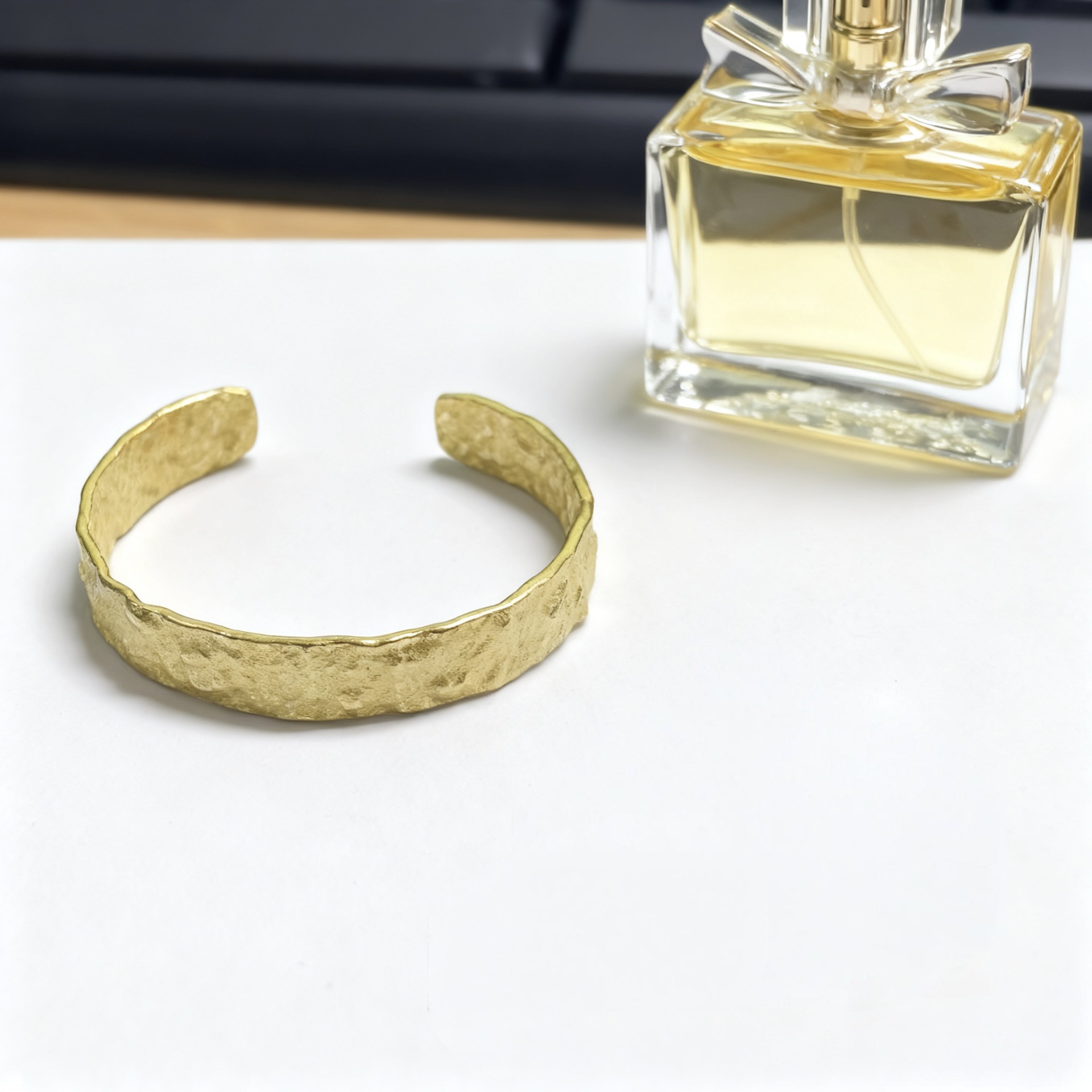 Cross-border bestseller: Korean minimalist irregular-pleated tin foil bracelet, a fashionable and light luxury wide bracelet with a cold style Specification image