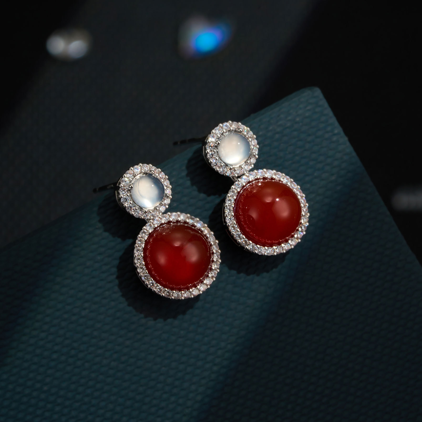 Factory direct supply new Chinese-style double round agate pendant earrings with a retro and high-end feel, red and green dual-color s925 silver needle earrings details Picture