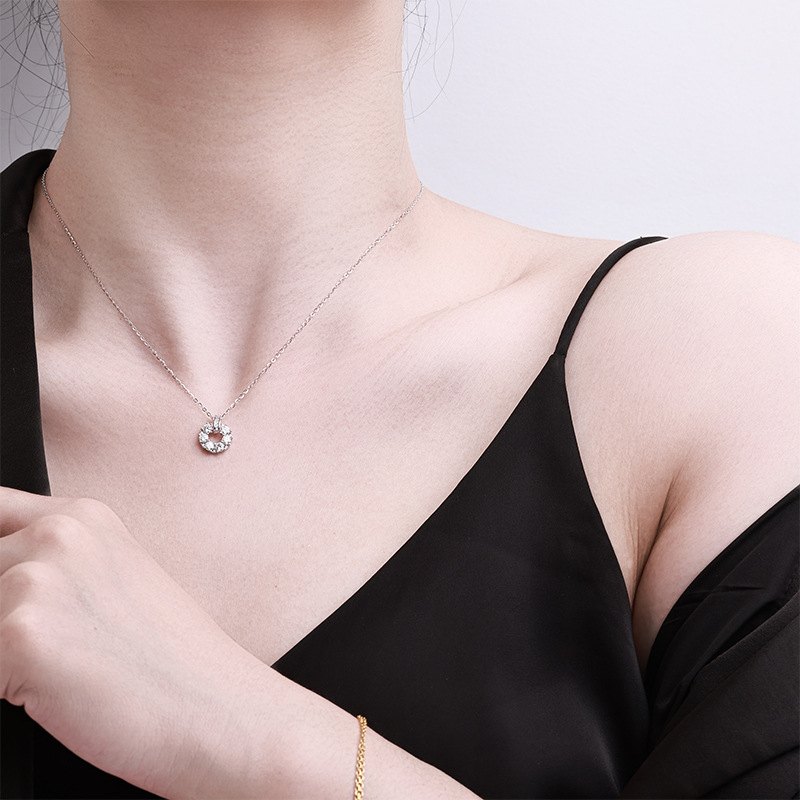 宝家满钻小圆牌项链女简约百搭锁骨链饰品厂家现货S925纯银莫桑石