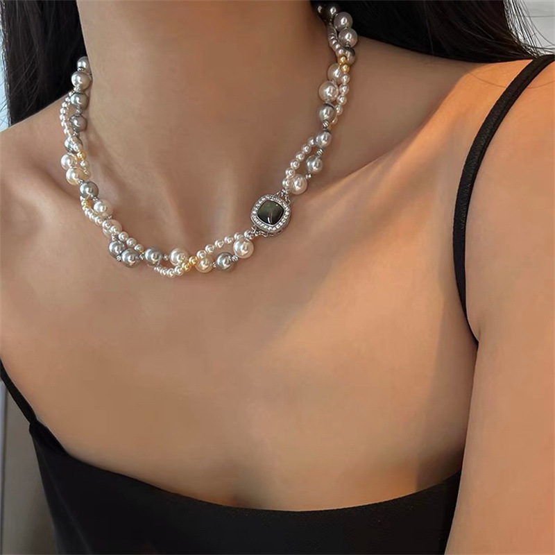 A high-end, perfectly round and flawless double-layered retro Shijia imitation pearl necklace, a French high-end light luxury mixed color necklace Specification image