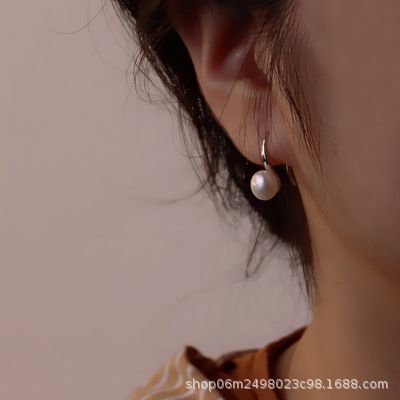 Freshwater pearl ear studs S925 silver ear hooks simple high heels ear hooks Women's strong light earrings One piece to convey light luxury Specification image