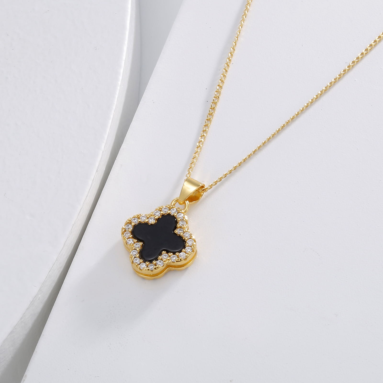 合金字母/合金喷漆配件/流苏/沙金材料/刺绣穿珠蝴蝶细节图