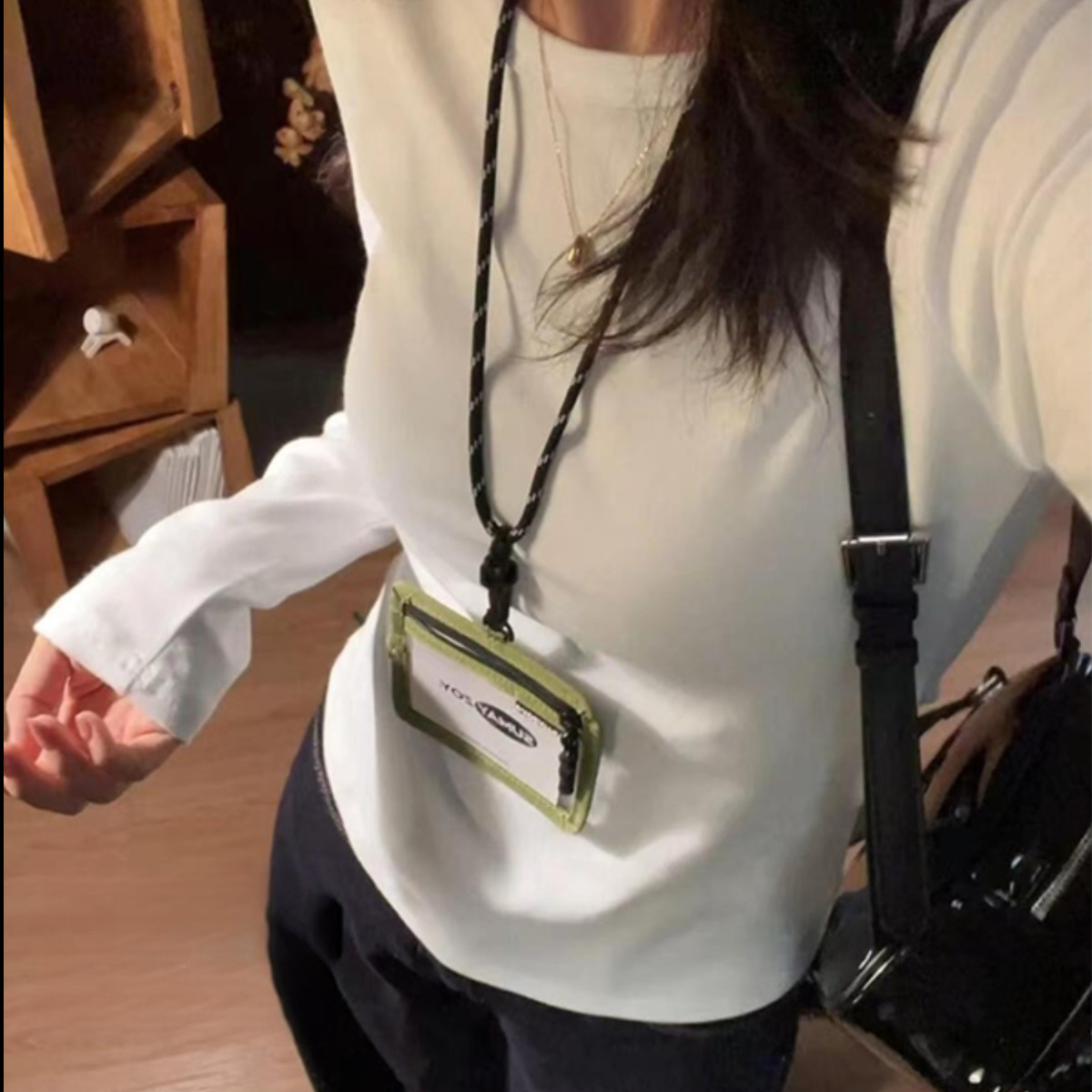 女式衬衫实物图
