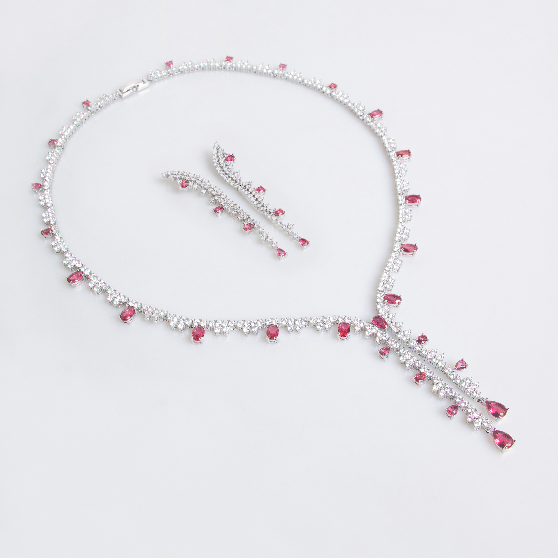 Bright and elegant, European and American popular electroplated thick silver bride jewelry necklace set, wedding dress and evening gown accessories, simple necklace Item Picture