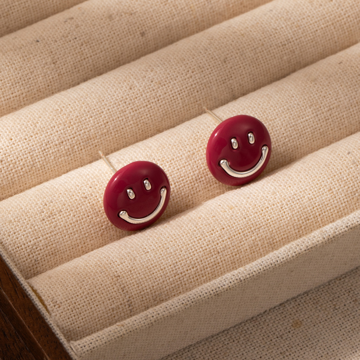 Dongdaemun, South Korea, dopamine drop glaze round smiley face stud earrings for women, small, high-end, simple and versatile earrings Application Scenario
