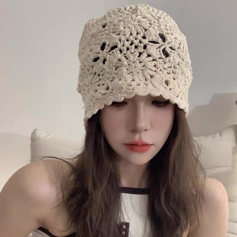 Handcrafted hook flower hollowed-out three-dimensional flower headpiece hat for girls, Spring and Autumn, artistic, retro, simple and versatile knitted hat, Dui Dui hat Application Scenario