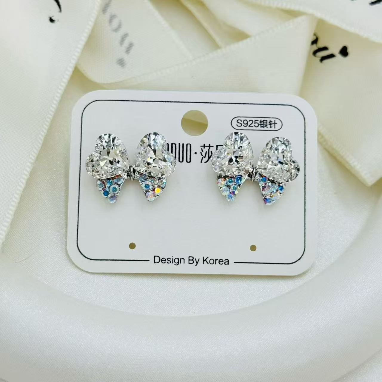 Fashionable blue heart-shaped bow pearl stud earrings, stud earrings, simple earrings, women's versatile and trendy accessories Specification image