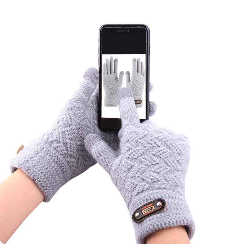 The manufacturer is clearing out knitted touch screen gloves. Winter men's full-finger Korean-style fleece thickened warm half-finger gloves Item Picture