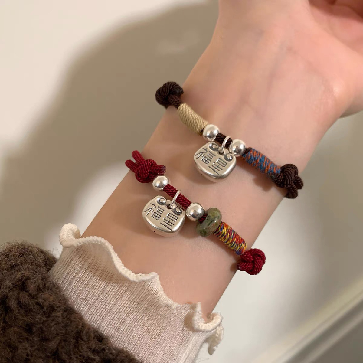 Retro and niche design 999 pure silver lucky star pendant, versatile for the New Year's zodiac year with red rope and traditional Chinese style Application Scenario