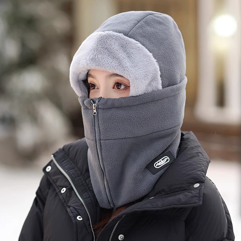 Winter windproof and cold-proof cycling face mask and scarf integrated men's and women's cycling full face warmth plush head cover Application Scenario