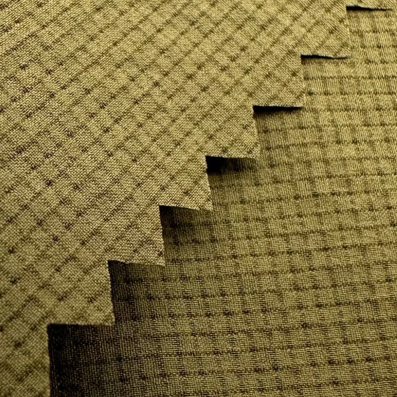 新品0.1cm格子泡泡布尼龙四面弹力轻薄户外服羽绒服裤子锦氨面料细节图