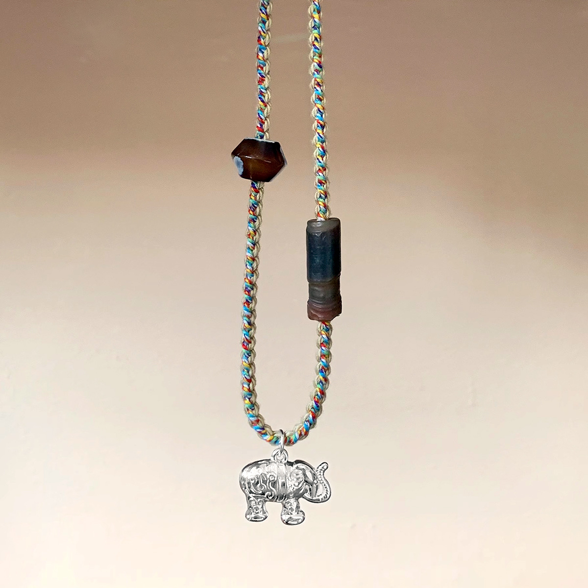 Woven colorful rope natural stone elephant pendant necklace, light luxury, niche artistic and individual, layered sweater chain accessory for autumn and winter Specification image