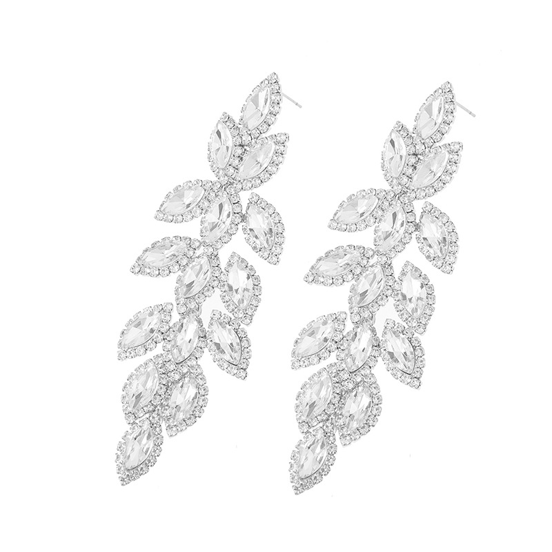 Amazon best-selling diamond Earrings, European and American exaggerated full rhinestone leaf-shaped long claw chain earrings accessory Earrings versatile accessory for women Application Scenario