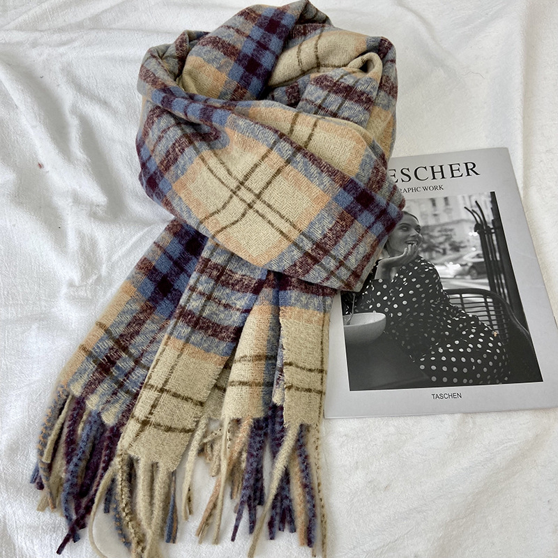 A new thickened and warm fringed shawl for women's winter 2025, faux cashmere, retro and versatile, student and couple scarves, wholesale from street stalls details Picture