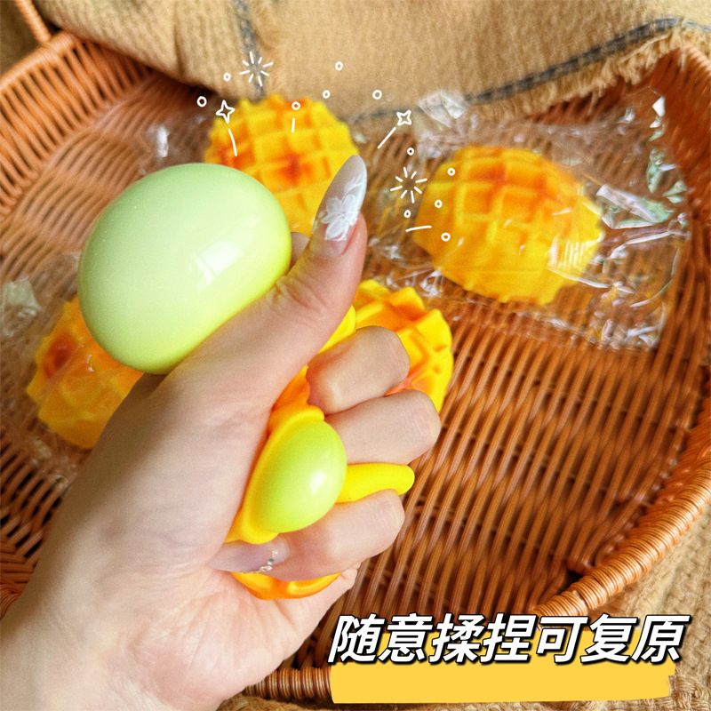 Street stall night market, new and unique simulation waffle, flour release ball, food play, pinching fun, children's stress-relieving small toys Application Scenario