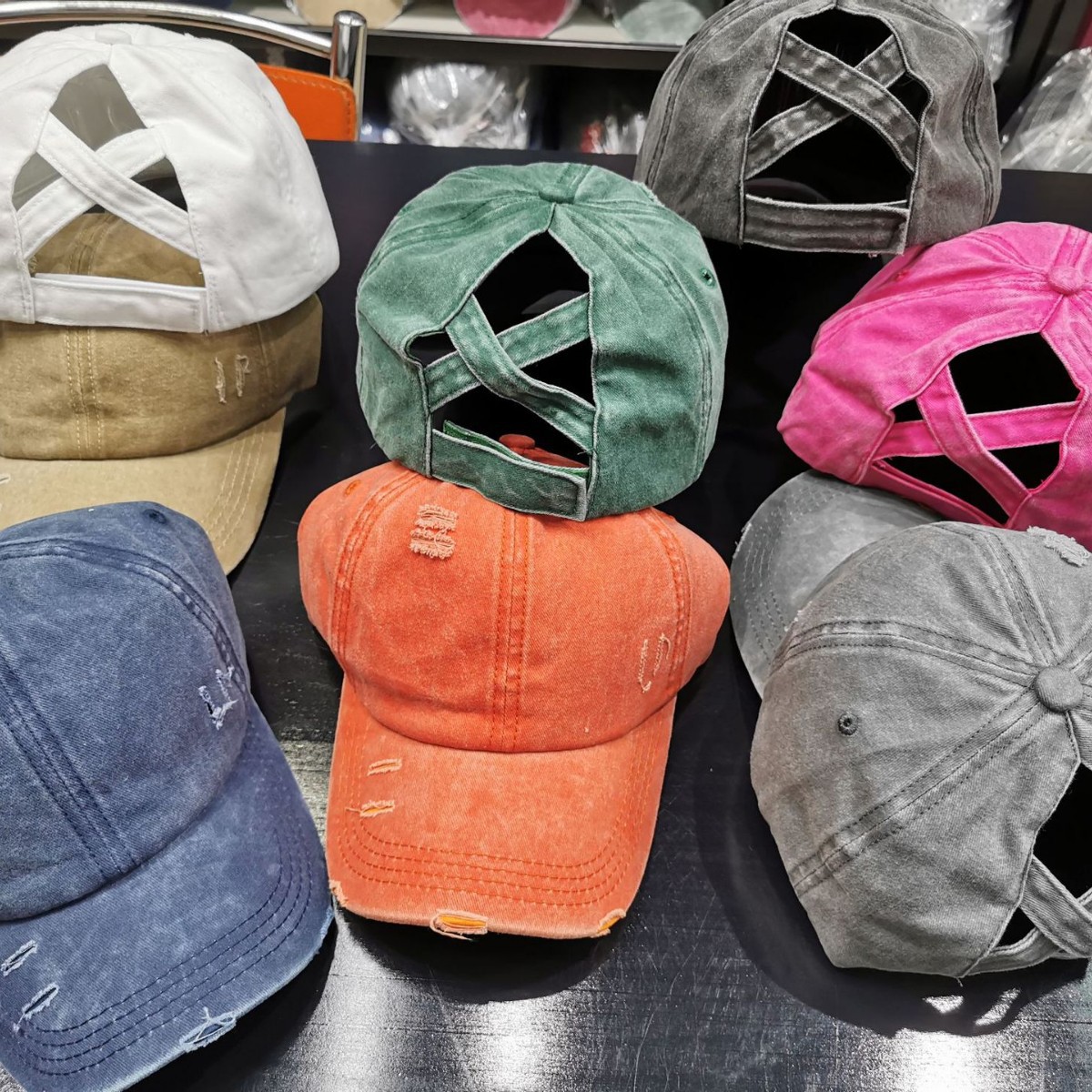 New washable perforated cross high ponytail hats for both men and women, versatile baseball caps for spring, summer and autumn with soft tops and duck tongues for export Specification image