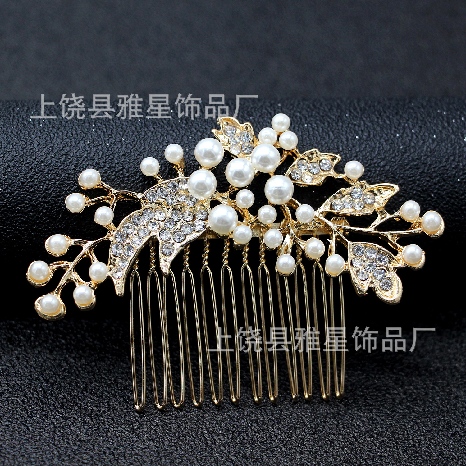 European and American cross-border bride hair accessories, pearl water diamond hair combs, wedding photo studio combs, silver-plated alloy bride crowns Application Scenario