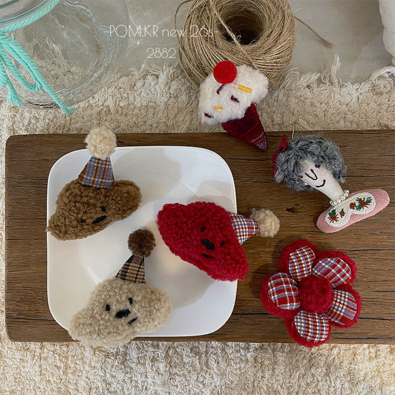 New Korean version autumn and winter cartoon hand-filled cotton children's brooches, clothing diy accessories, auxiliary materials, pins, ornaments and accessories details Picture