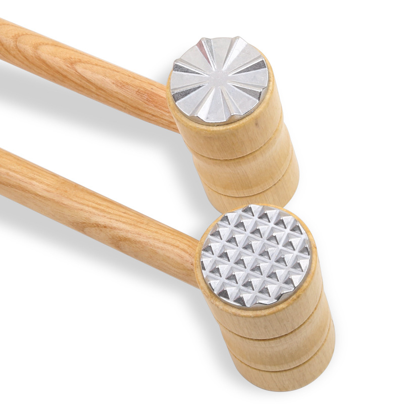 Wholesale multi-functional double-sided wooden-handled meat hammers, steak hammers, sword-breaking wonders, household manual practical small tools Application Scenario