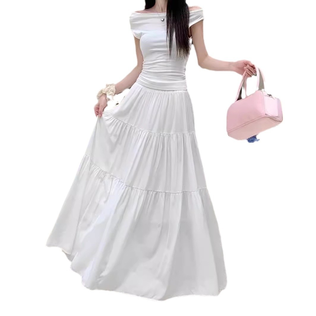 A plus-size, chubby girl, a white skirt with a cake, a wide-swing umbrella skirt, a pleated, tight, slightly plump mid-length skirt manufacturer Item Picture