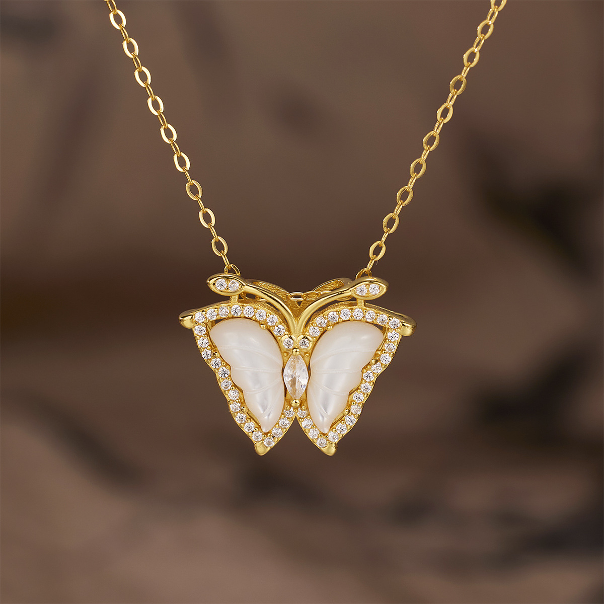 S925 sterling silver butterfly shell necklace, with ethnic style and unique design, women's collarbone chain, new Chinese-style jewelry wholesale full figure