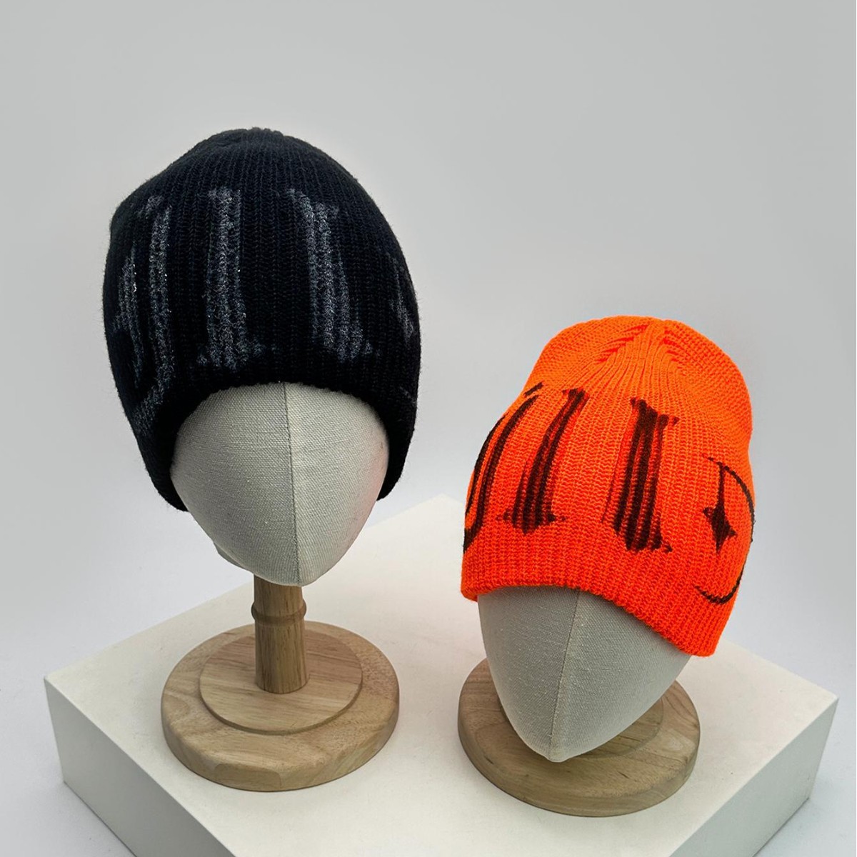 2025 New Korean-style sweet and cool Japanese-style letter cold cap, niche fashion, face-enhancing small ear-protecting knitted cap for winter Application Scenario