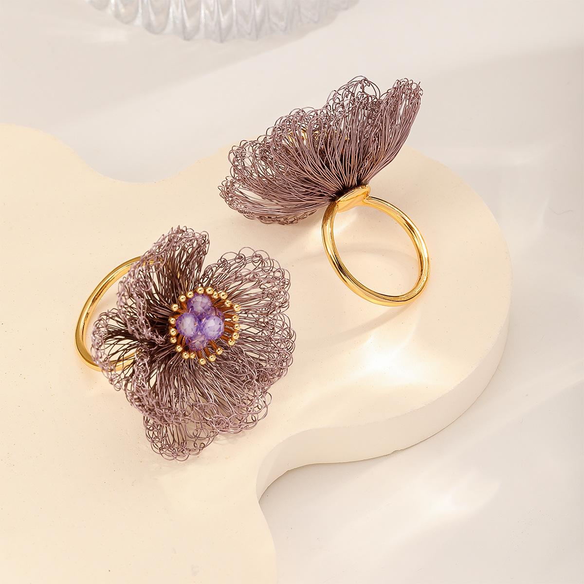 Nasha cross-border best-selling hand-woven copper wire flower ring, high-end and light luxury camellia flower high-end open ring Application Scenario