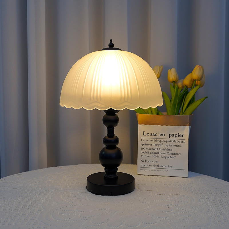 French retro table lamp, bedroom bedside, vintage glass, homestay, Chinese-style study small table lamp, American light luxury bedside lamp Specification image