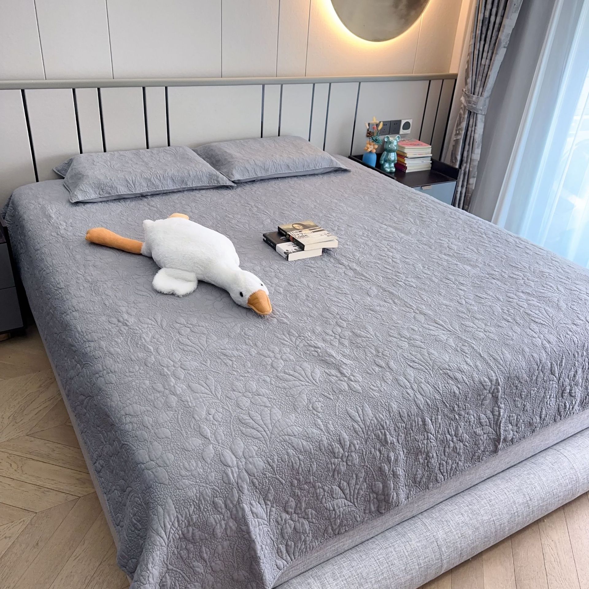 Cross-border foreign trade all-cotton embroidered enzyme sand-washed bed cover three-piece set quilted cotton-padded anti-slip bed sheet craft home textile details Picture