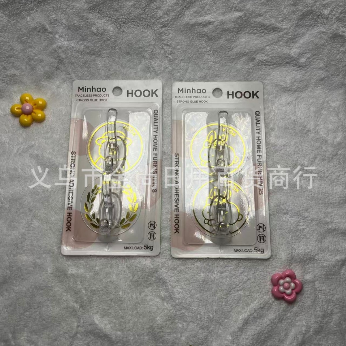 Cartoon round gilding film coat hook, large card multi-functional adhesive sticker, bathroom non-drilling and traceless hook