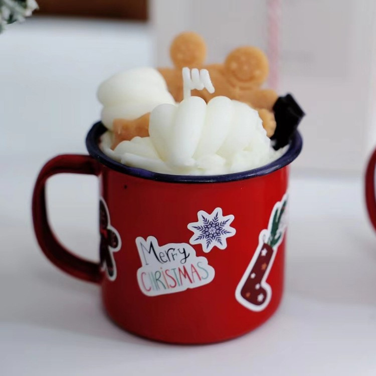 Velas perfumadas navidad hombre pan de jengibre malvarropa galletas esmalte copa velas cera de soja shooter accesorios dormitorio Application Scenario