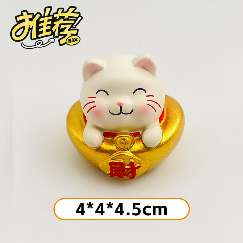 Cute cartoon Maneki Neko figurines with micro-landscapes, housewarming gifts, car-mounted desktop creative decorative items