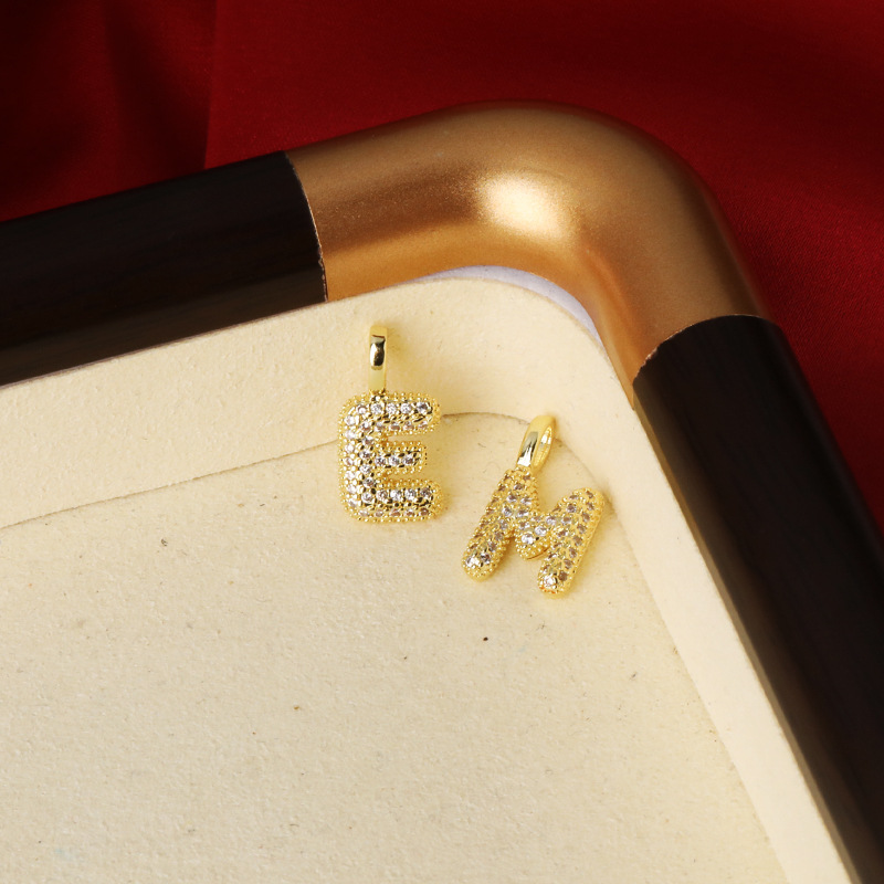 Honglu Cross-border's new fashionable and versatile balloon bubble letter pendant, a hip-hop accessory featuring 26 English letters Application Scenario