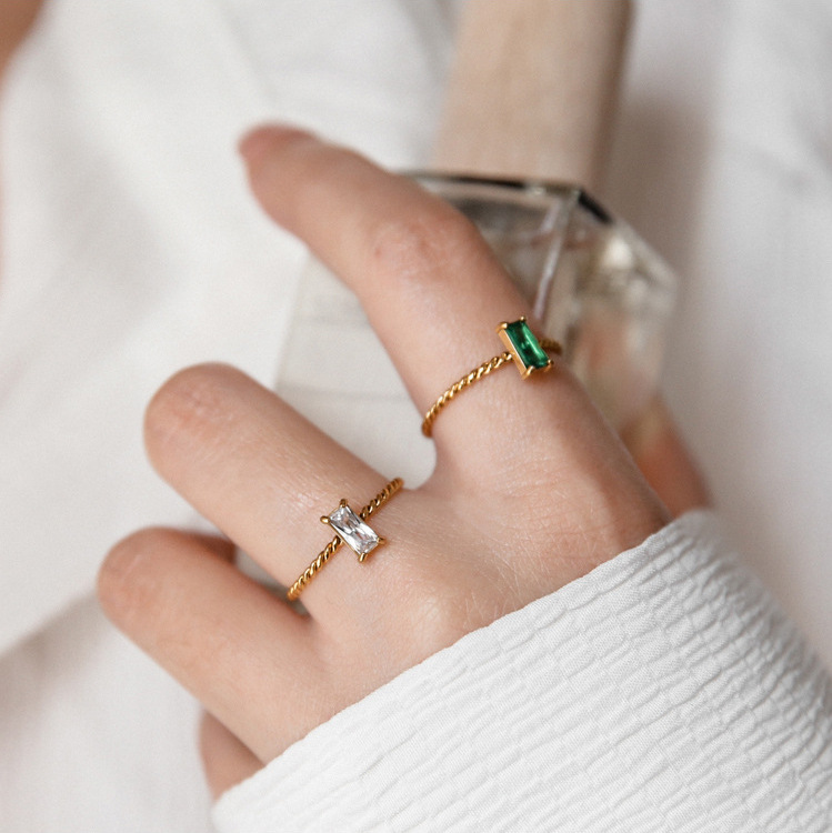 ins小众设计细麻花彩色方钻戒指女时尚个性钛钢指环批发几何线条