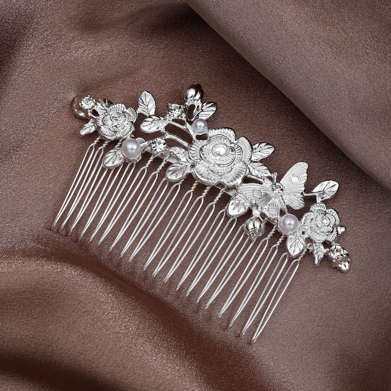 Amazon's best-selling European and American bride hair combs, floral ancient style, Chinese pearl insert combs, and fashionable alloy headwear Application Scenario