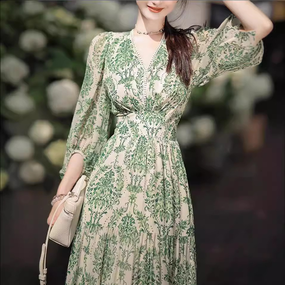森系印花碎花雪纺连衣裙女新款超仙飘逸高级感收腰显瘦V领长裙子