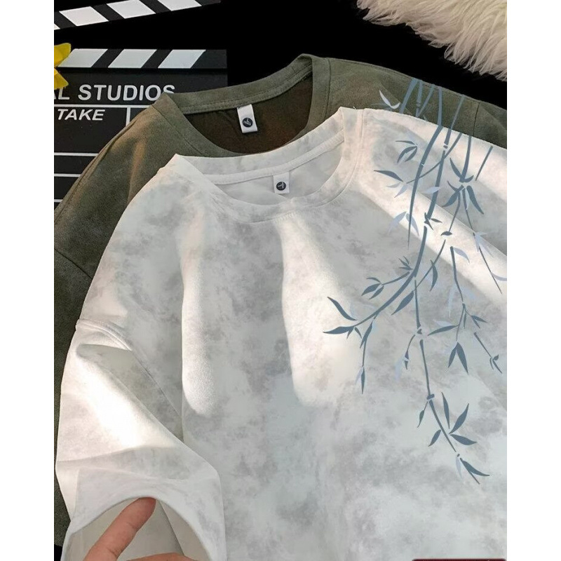 This short-sleeved T-shirt with a faux suede and velvet style and a youthful vibe is suitable for men's daily casual wear. It features loose letter prints that make you look younger and is versatile Specification image