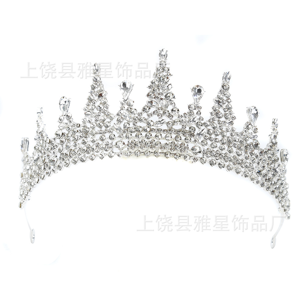 A luxurious golden diamond-encrusted crystal crown for the bride, a splendid tiara for the wedding, a dazzling headwear for the dinner and dance party, and an elegant star details Picture