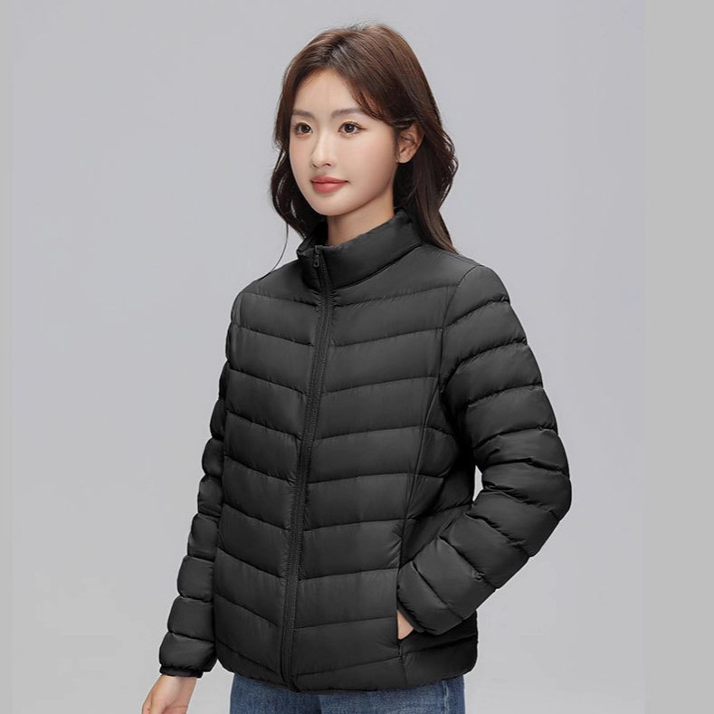 A light and thin down jacket for women in the autumn and winter of 2025, a short 90mm white duck down winter stand-up collar, a slimming casual coat trend Application Scenario