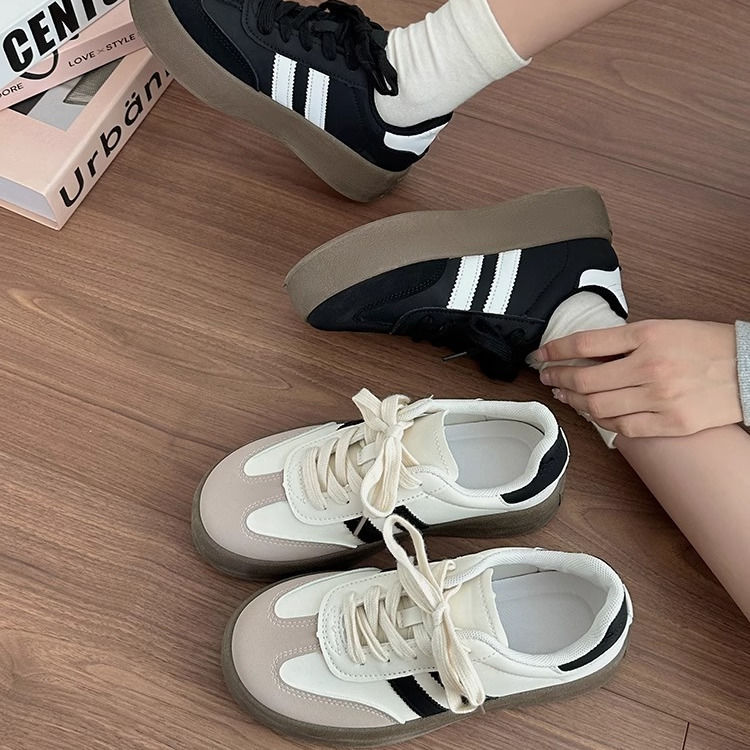 运动休闲鞋实物图