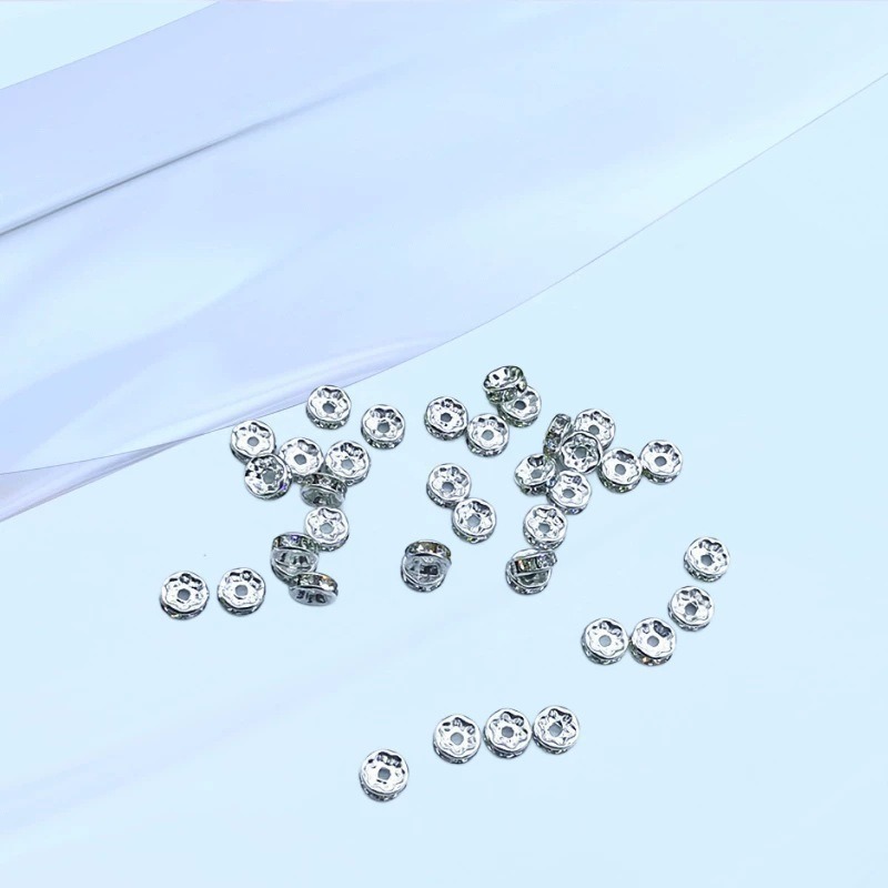 Flat-edge diamond ring pearl diy jewelry accessories, copper-edge diamond ring necklaces, bracelets, clothing, bags, jewelry accessories wholesale Application Scenario