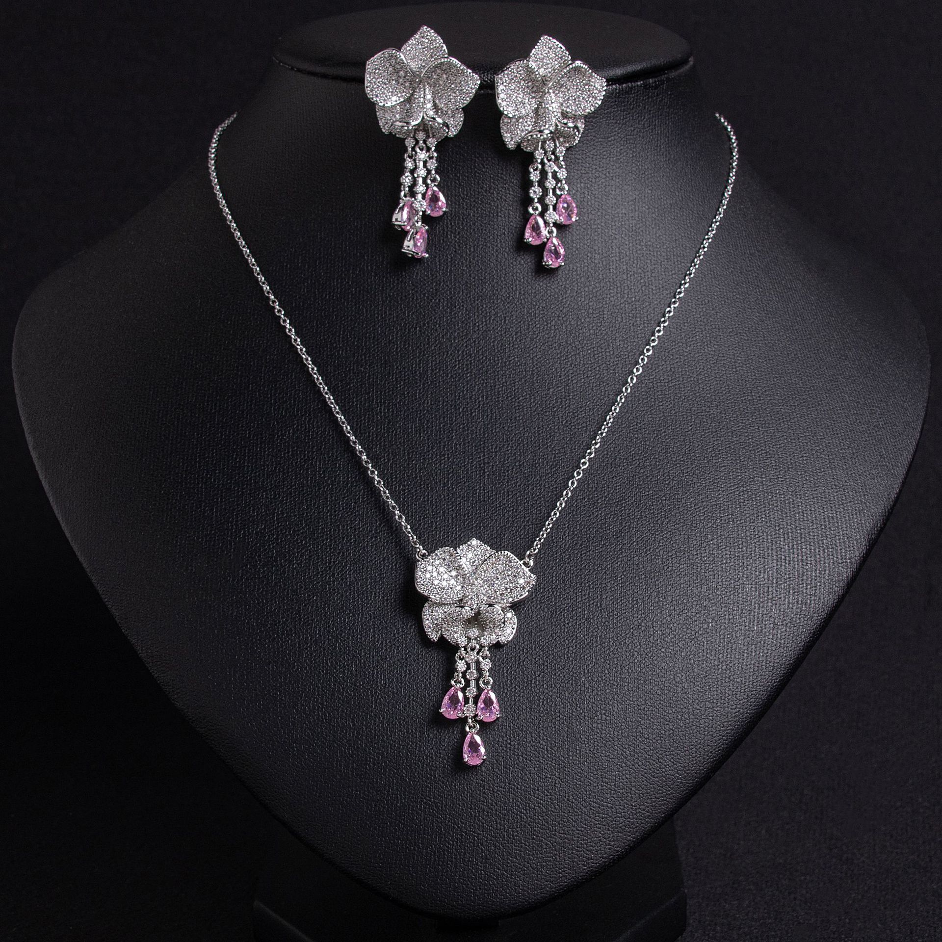 Cross-border light luxury high-end tassel long stud necklace, flower niche design high-end diamond-encrusted zircon earrings Specification image