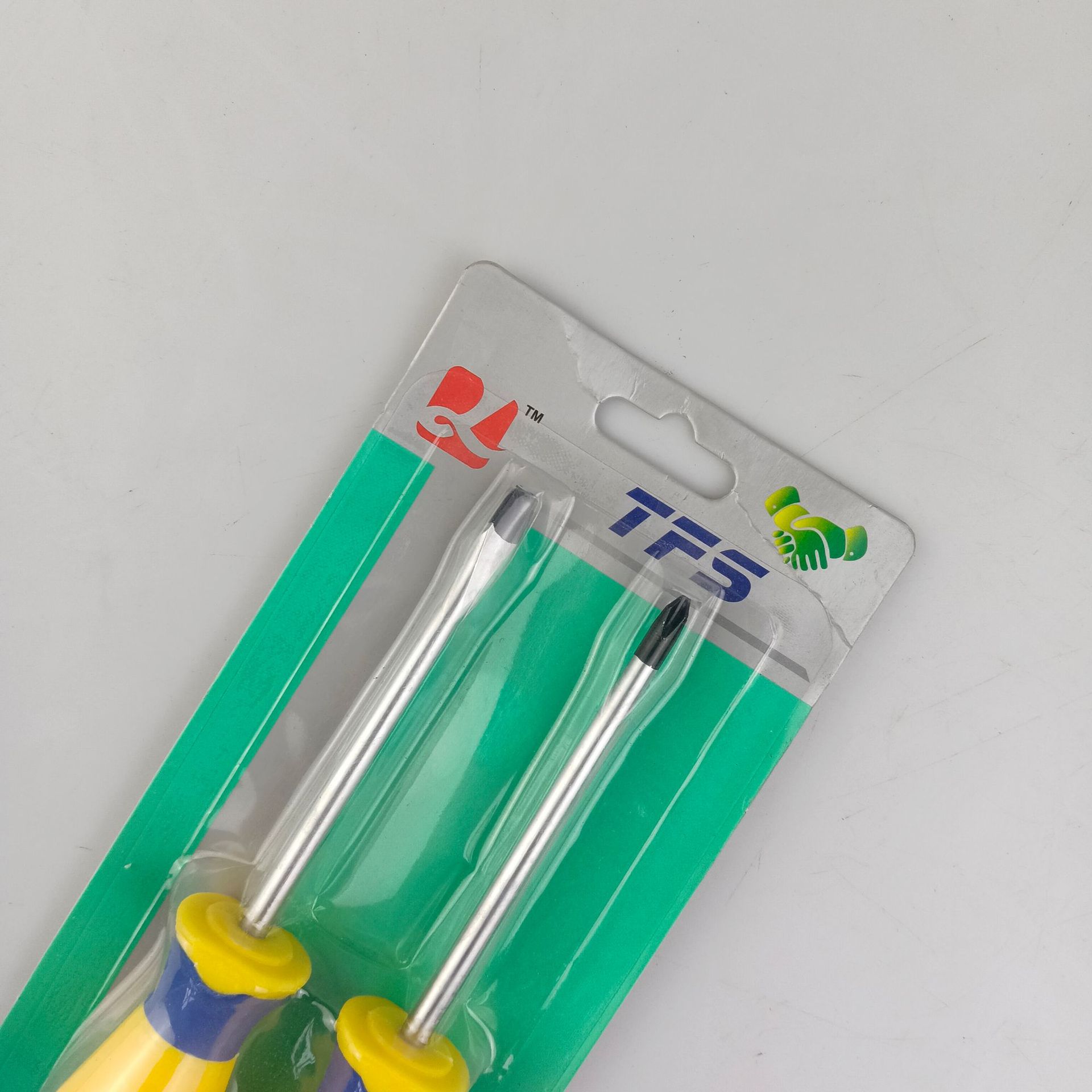 Cross-border cross-head screwdriver set with rubber handle for comfortable grip, a multi-functional household nail removal and installation tool Application Scenario