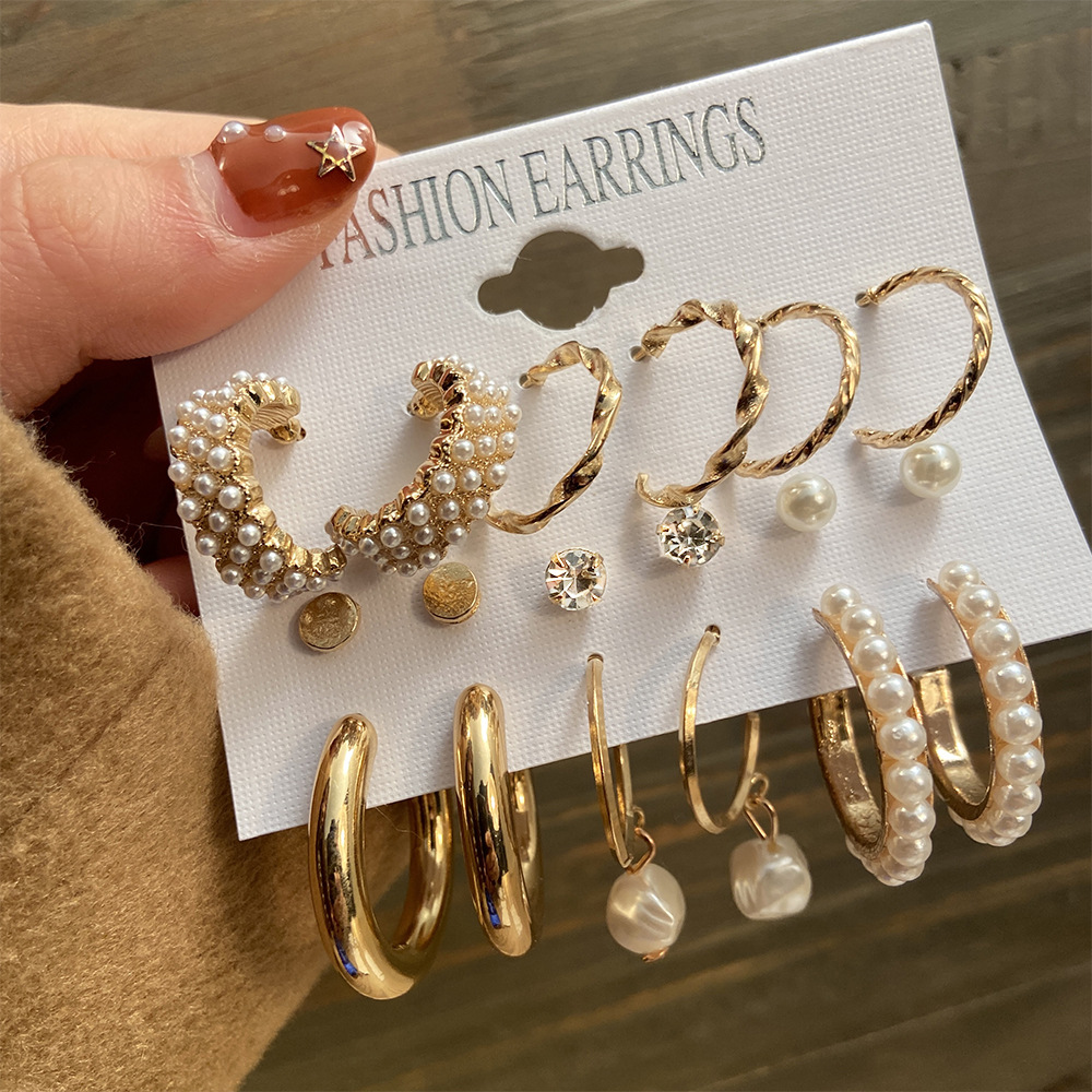 A new 6-piece set of creative French retro gold earrings with pearl-like inlays for cross-border women from Europe and America