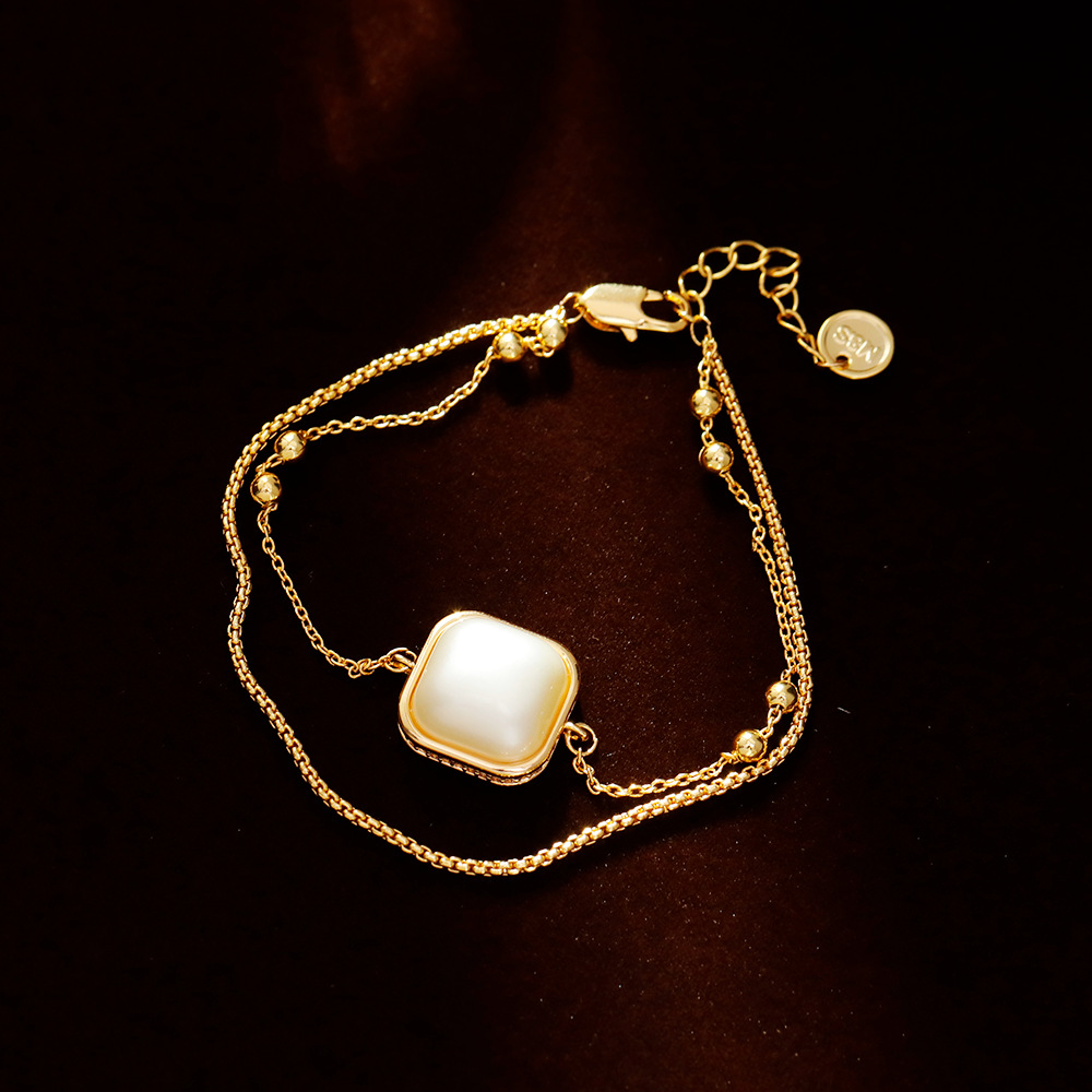 Hyacinth simple geometric cube sugar resin pendant bracelet with double-layer layering 2025 Douyin bestseller, a light luxury and high-end accessory for women