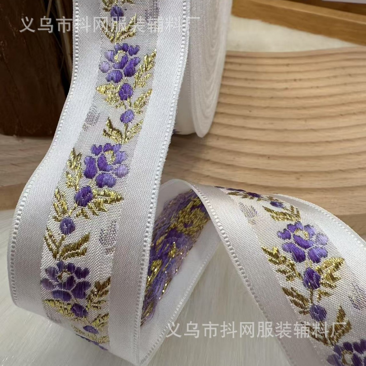 3.4cm golden thread large flower, noble ethnic style jacquard embroidery webbing, performance costume accessories, gift box packaging tape Application Scenario