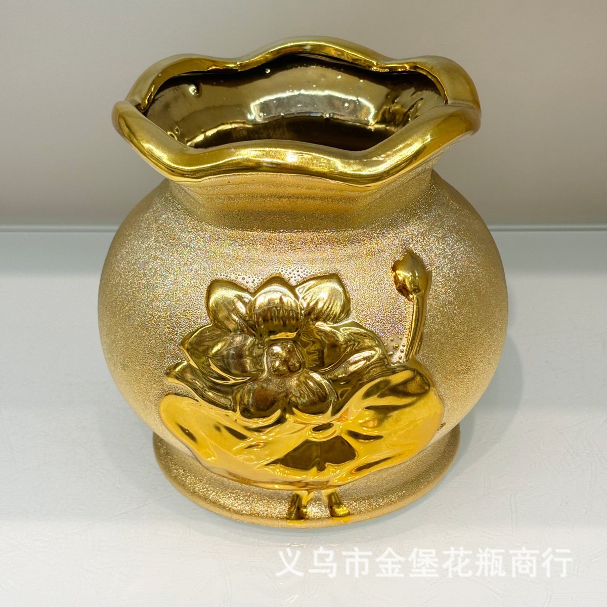 电镀闪砂金浮雕莲花陶瓷罐三件套 佛堂供花收纳盆家居轻奢装饰图